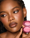 Close-Up Blurring Powder Blush